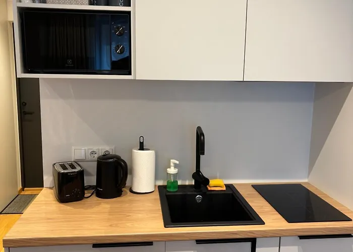 Small Near Centre Διαμέρισμα